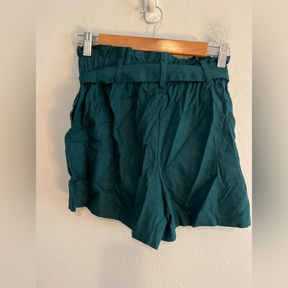 3/$20 Have Los Angeles Green Linen Blend Paperbag Shorts Large (Best For Medium) - Picture 3 of 6